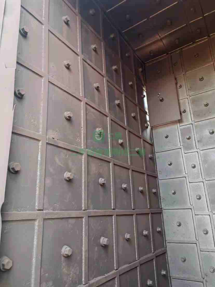 出售寬2米，高2.7米單鉤三噸，全護板拋丸機