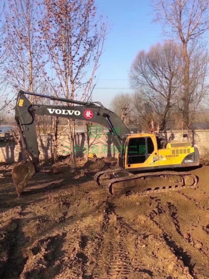出售二手的沃爾沃290挖掘機，全車原版干活車，三大件干爽