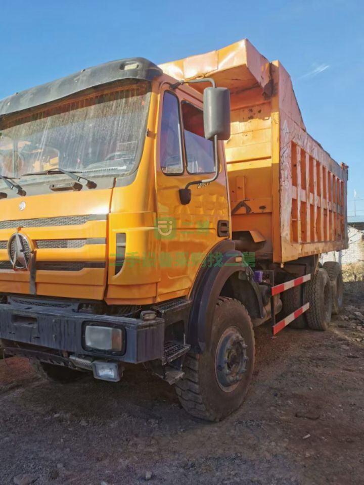 山西出售兩臺18年北奔380馬力，5.6米貨箱土方車