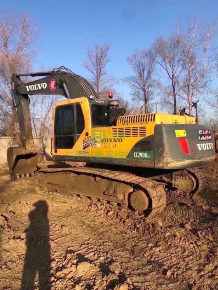 出售二手的沃爾沃290挖掘機，全車原版干活車，三大件干爽