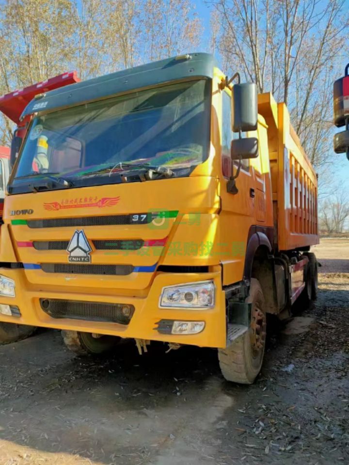 山西出售18年底黃色豪沃371重汽土方車，原版原漆，輪胎九成新，三大件質保