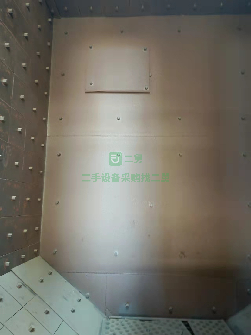 出售寬2.5米，高3米，3個11KW拋頭器，單鉤一噸拋丸機