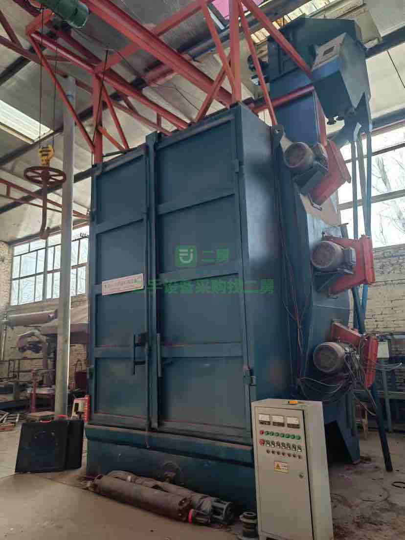 出售寬2.5米，高3米，3個11KW拋頭器，單鉤一噸拋丸機
