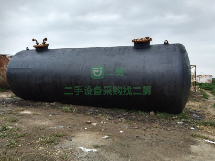 九成新的油罐