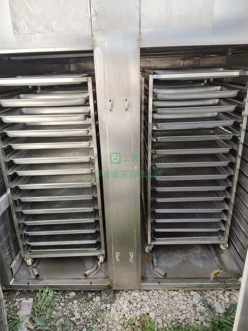 出售二手的九成新的兩門六車烘箱
