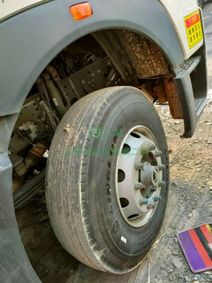 出售20年9月豪沃單驅國五440馬力牽引車