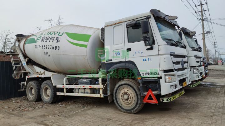 出售豪沃國五攪拌車