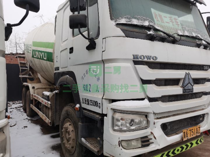出售二手的豪沃凌宇大15方攪拌車