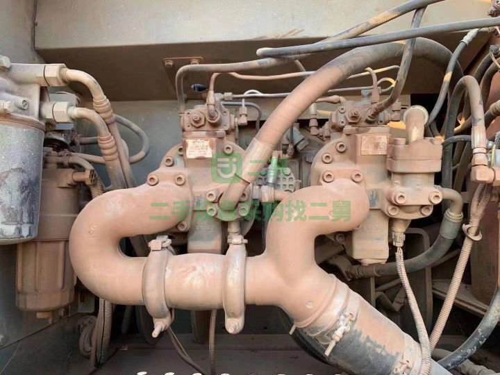 出售頂級進口日歷350H電3、全車原版油漆、原車土方挖斗挖掘機