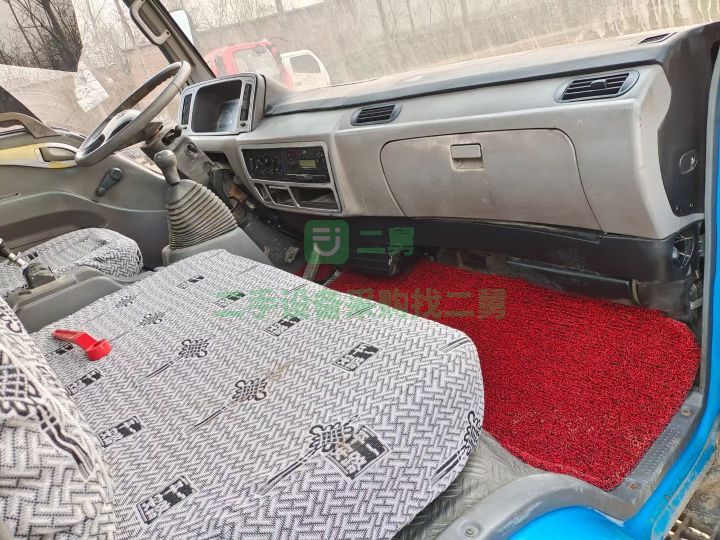 出售8噸二手奧鈴灑水車
