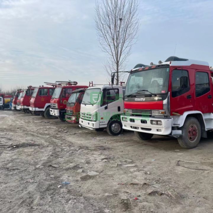 出售二手灑水車吸糞車吸污車消防車工地灑水車