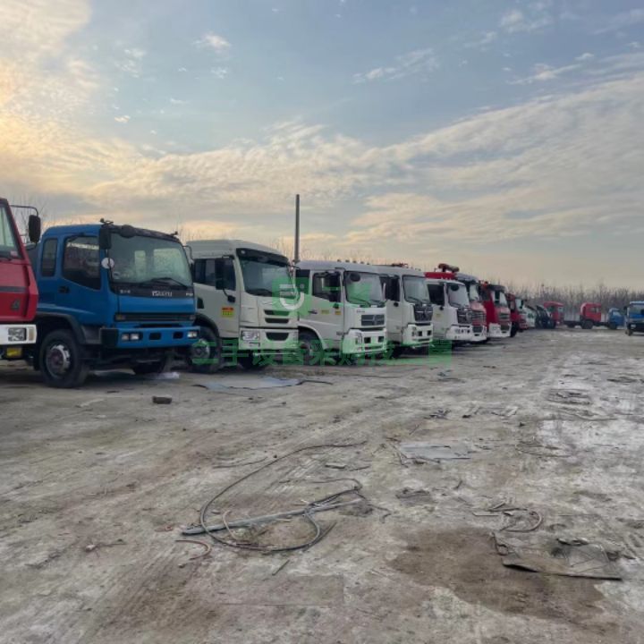 出售二手灑水車吸糞車吸污車消防車工地灑水車
