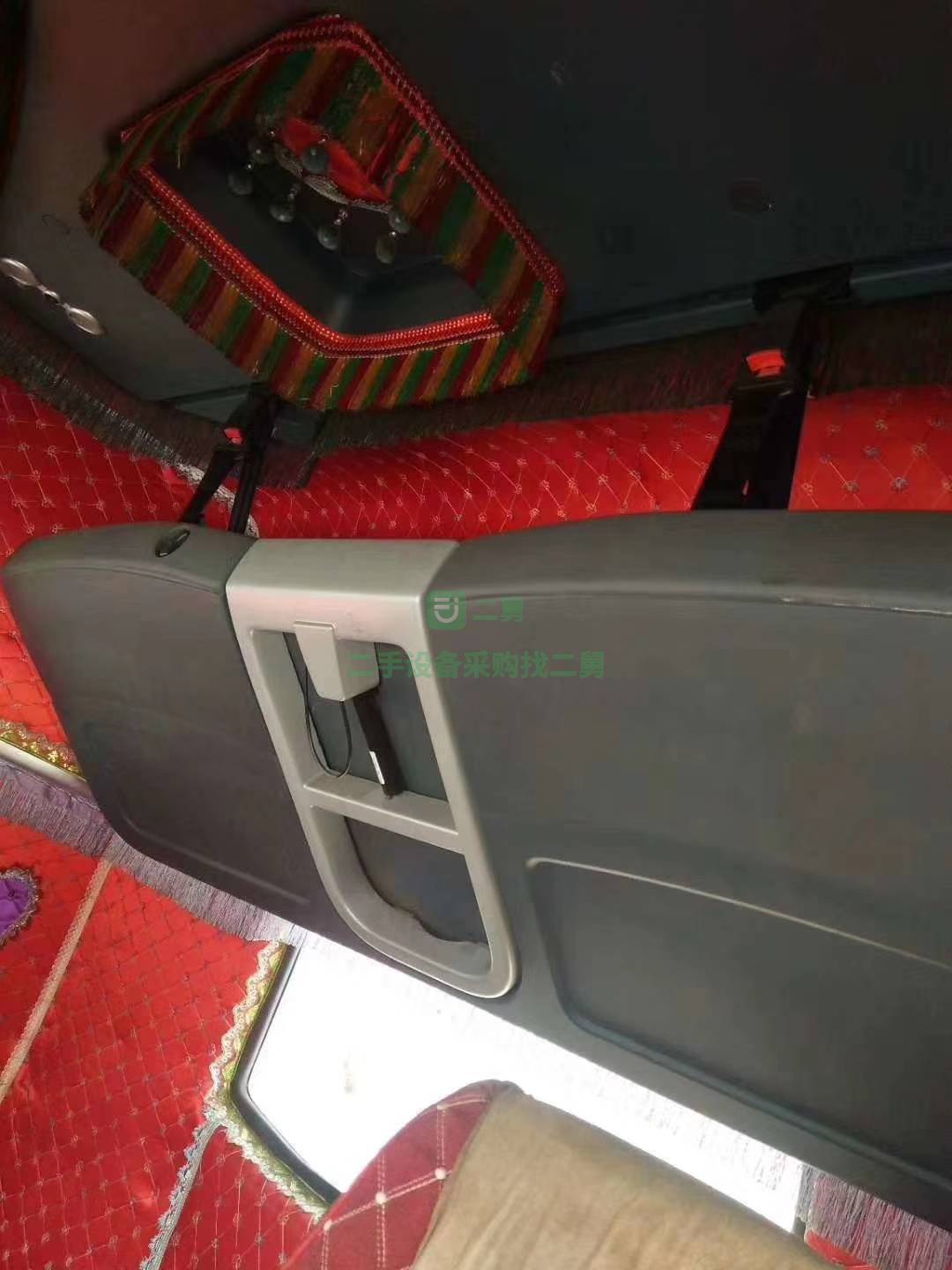 我公司剛到一批解放J6雙驅定做各種掛車