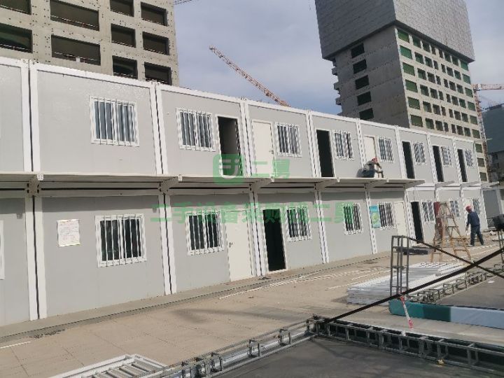 長期出售各類二手住人集裝箱房活動板房量大從優兼后期回收