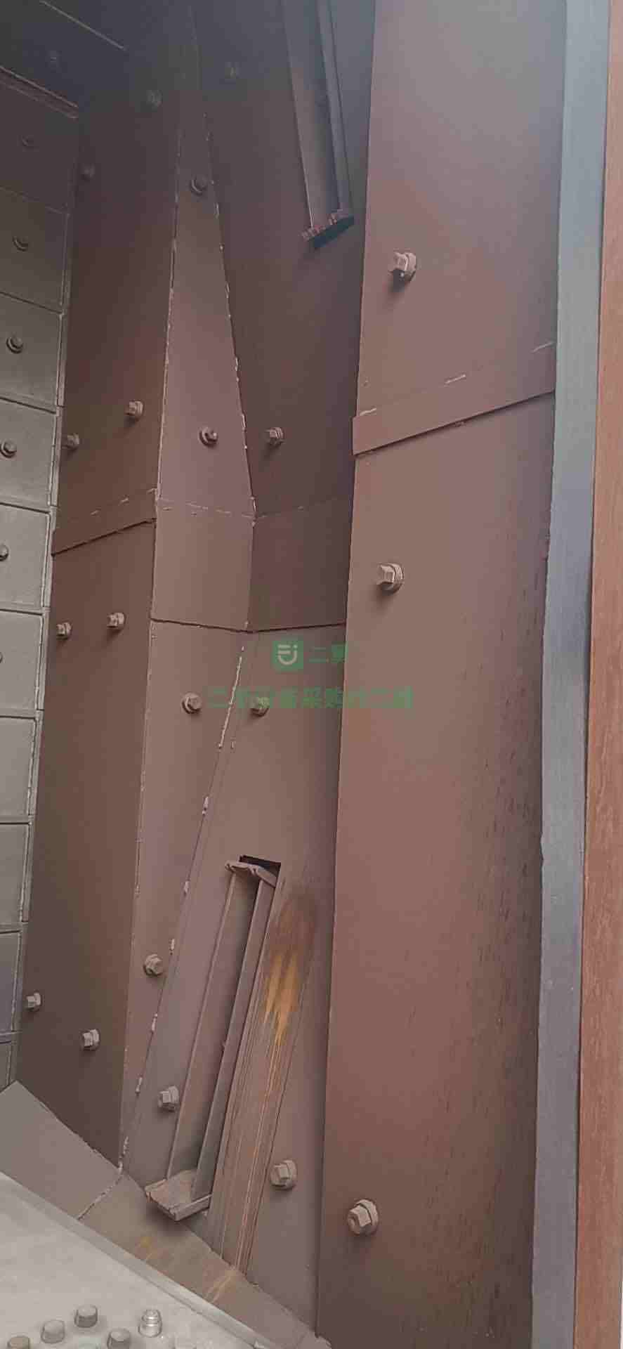 出售寬2米高2.8米，單鉤三噸拋丸機