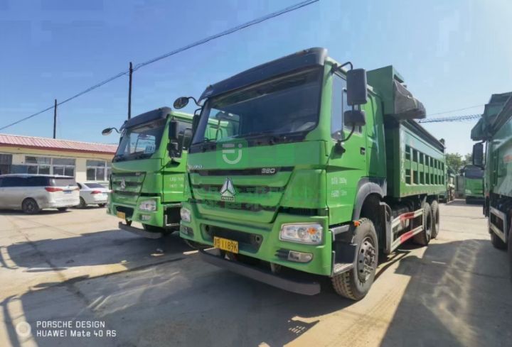 急售環保綠豪沃后八輪自卸車