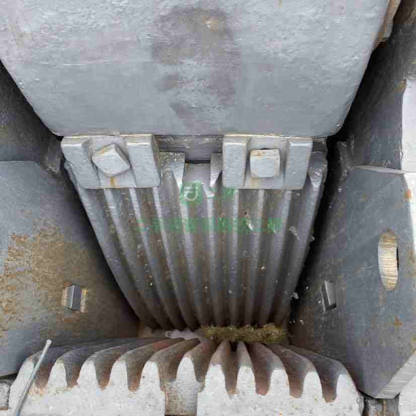 租賃250??400鄂式破碎機準新機，