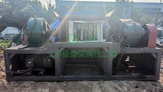 轉讓馬鞍山長鴻產1200型二手撕碎機,45千瓦電機,刀片直徑400厚度50