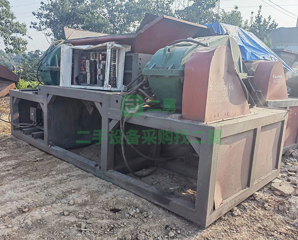 轉讓馬鞍山長鴻產1200型二手撕碎機,45千瓦電機,刀片直徑400厚度50