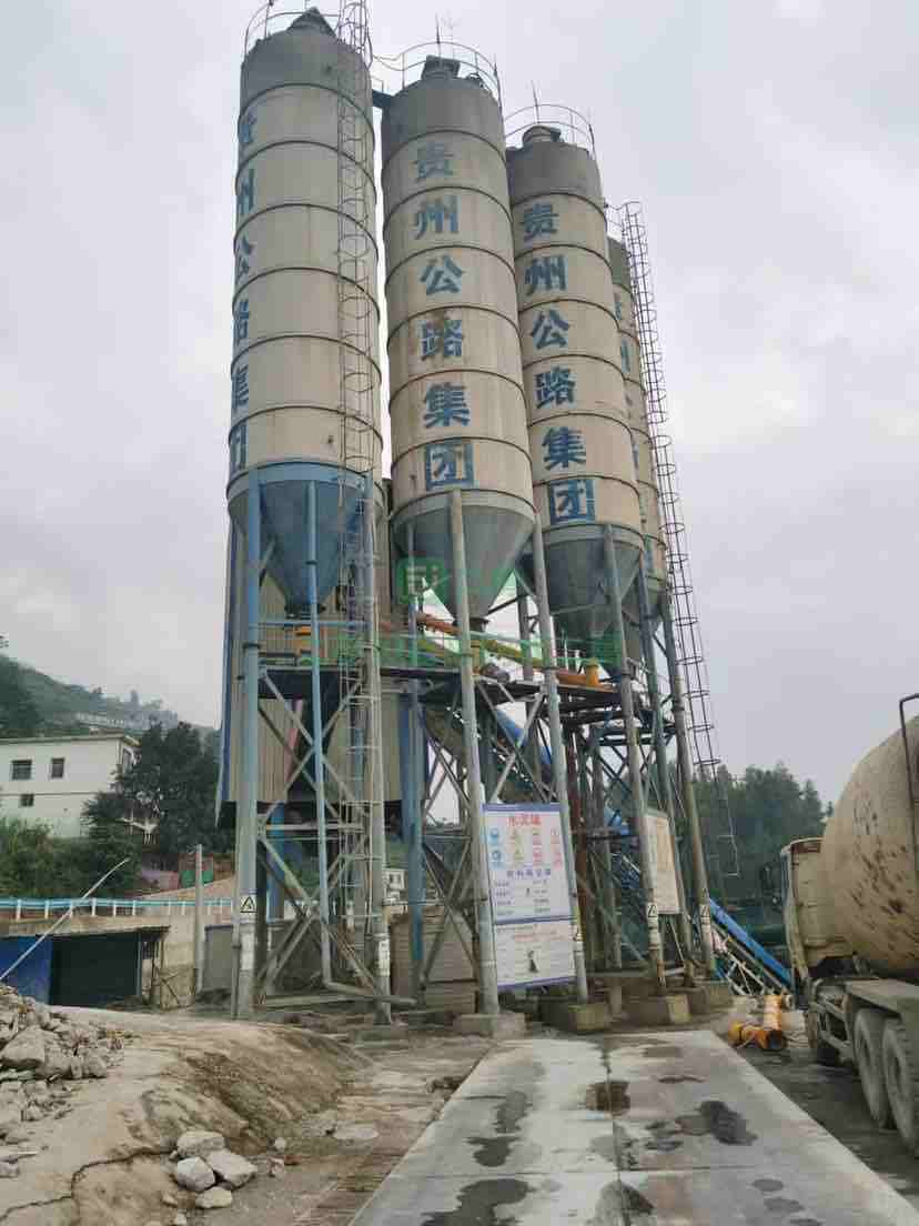 貴州安順出售120攪拌站福建三隆廠家19年設備帶罐子