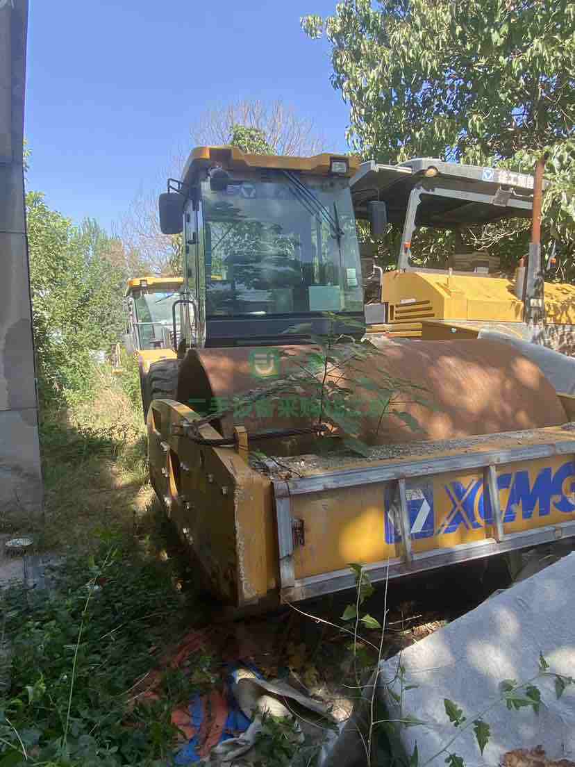 壓路機，攤鋪機，裝載機