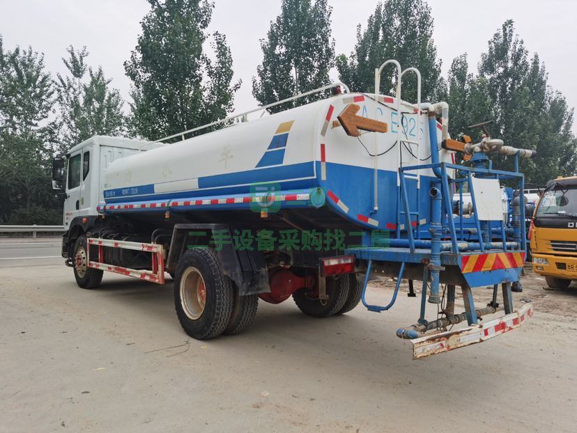 出售15方灑水車