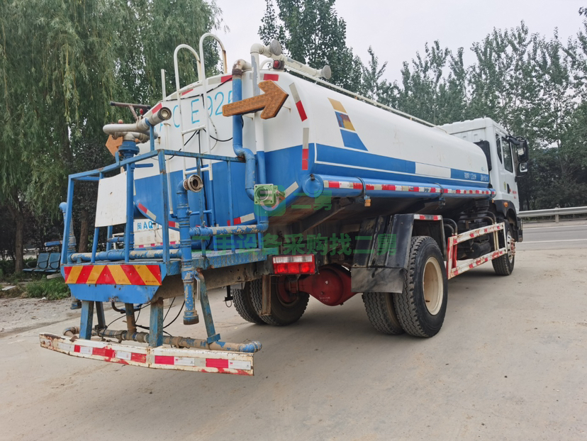出售15方灑水車