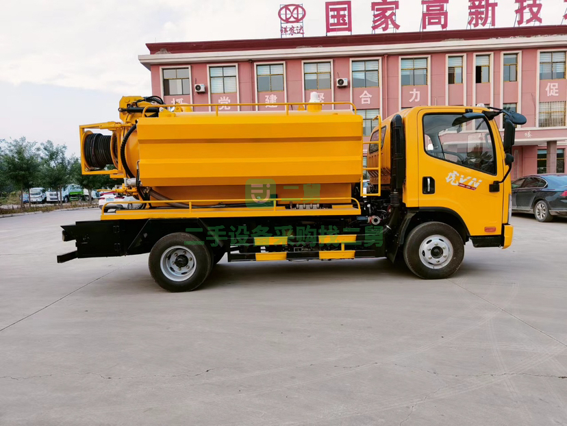 出租一汽解放清洗吸污兩用車