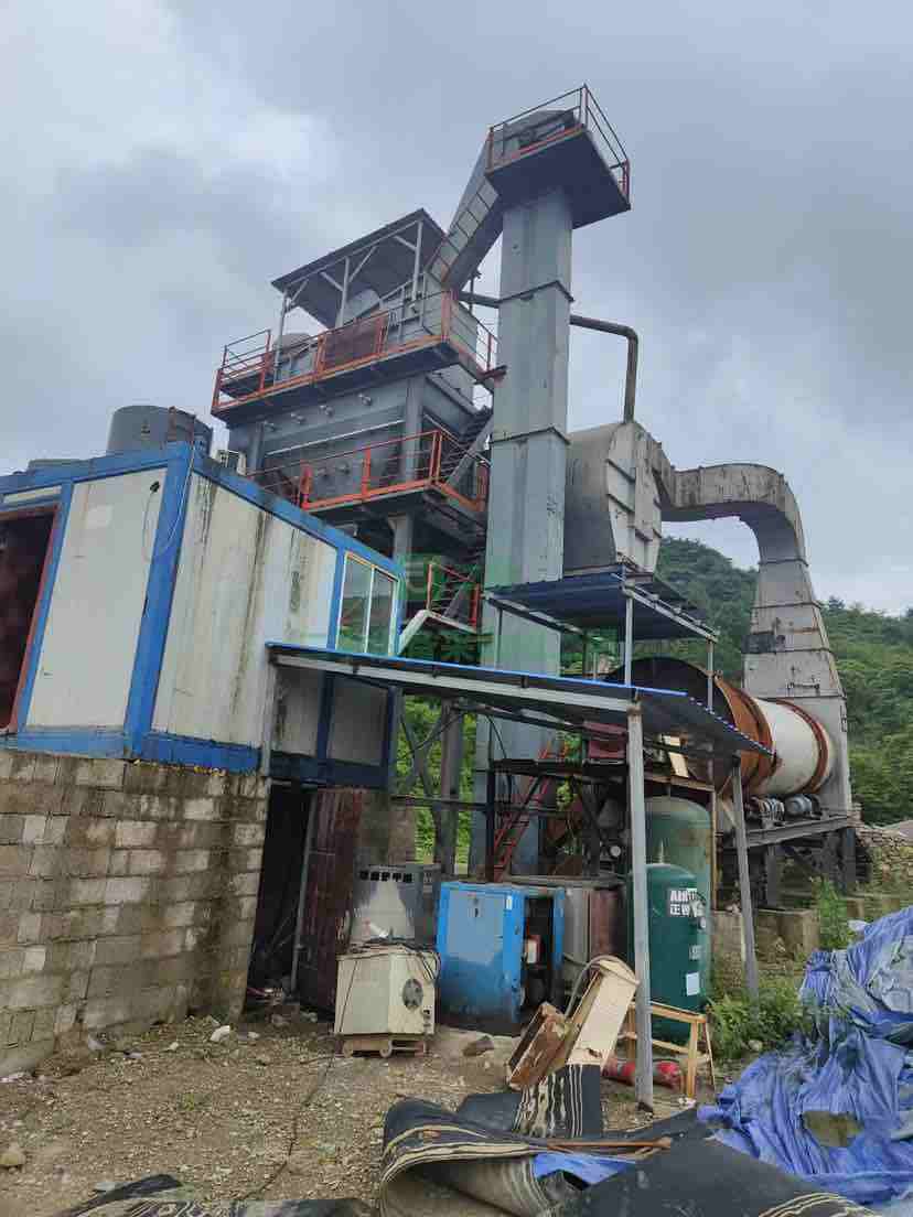 工程結束低價出售1500型瀝青攪拌站