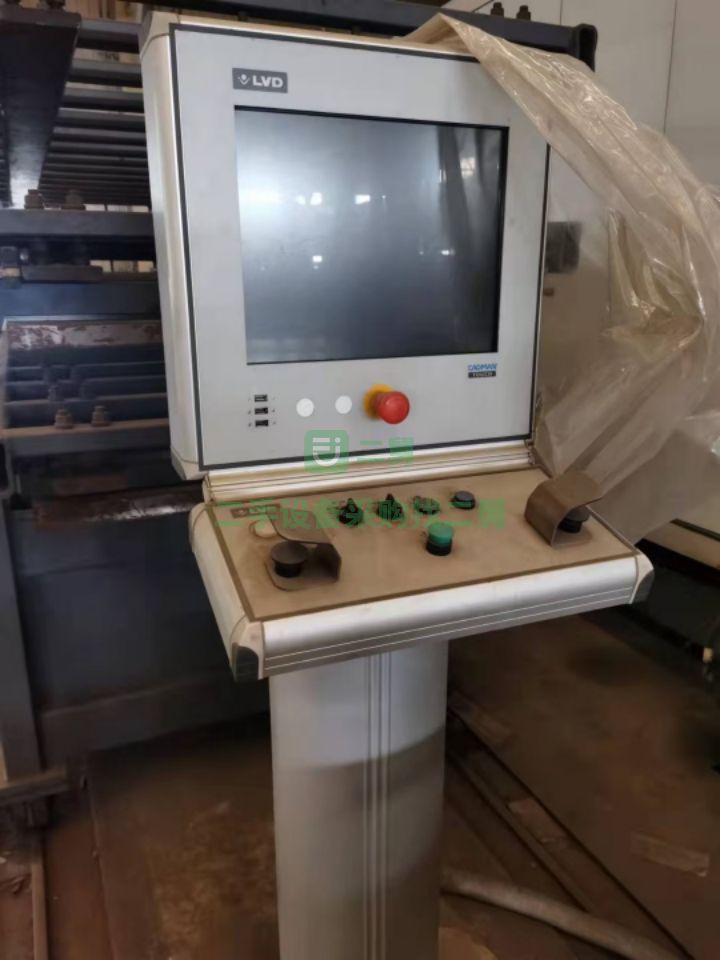 出售2000噸折彎機，12米長
