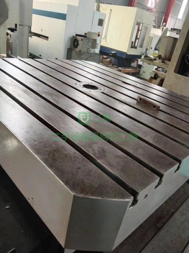 出售2000噸折彎機，12米長