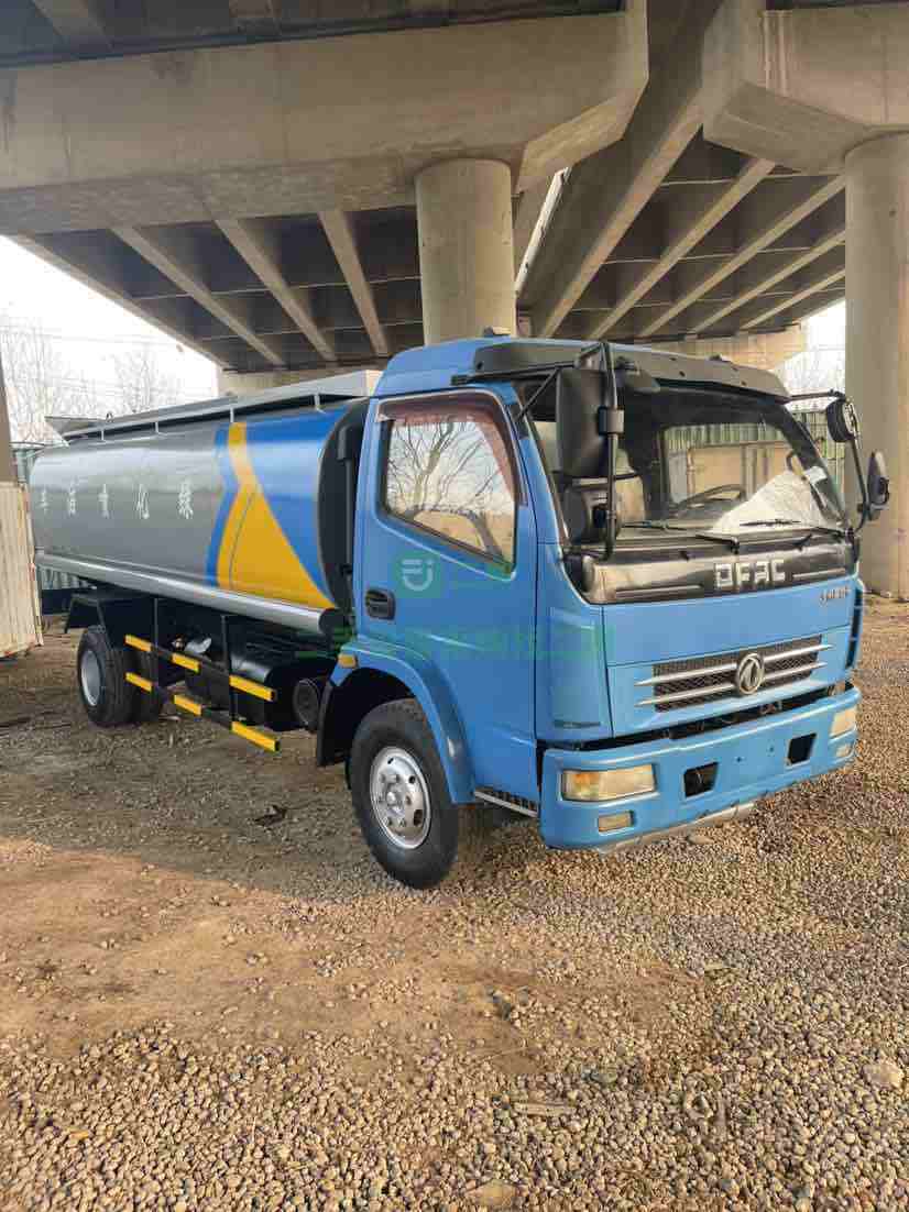出售10噸加油車