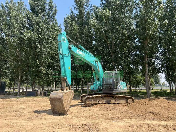 出售個人干活的神剛210超8挖掘機