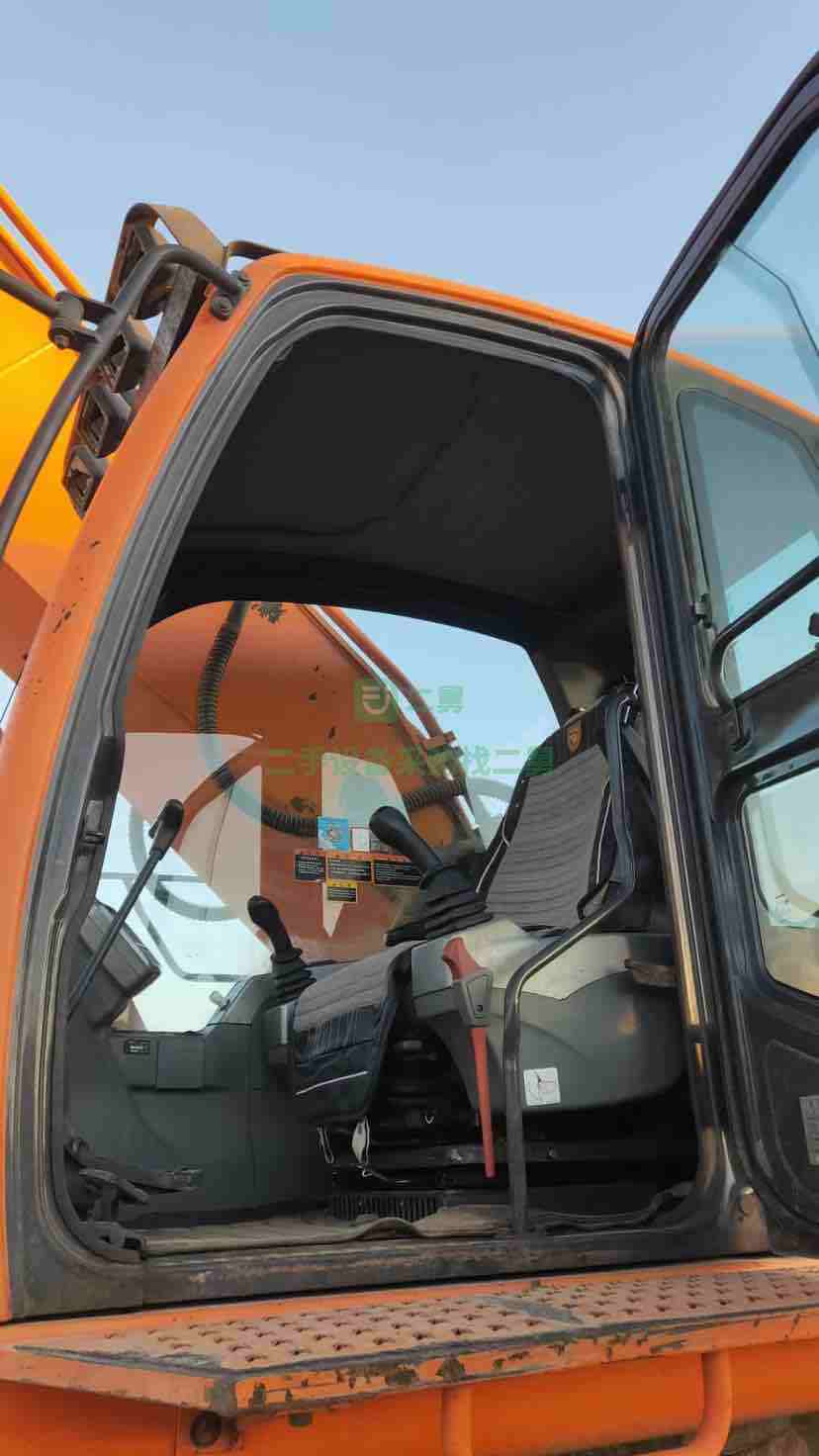 出售2014年斗山DX500挖掘機