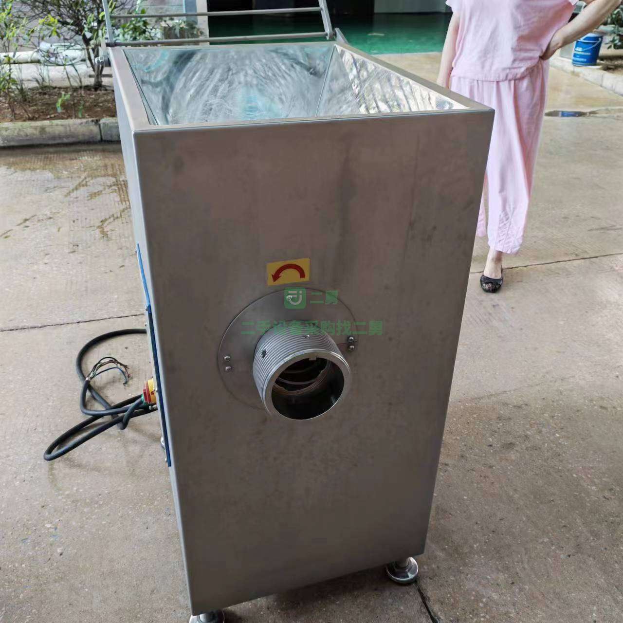 出售多臺(tái)曉進(jìn)牌全自動(dòng)凍肉絞肉機(jī)