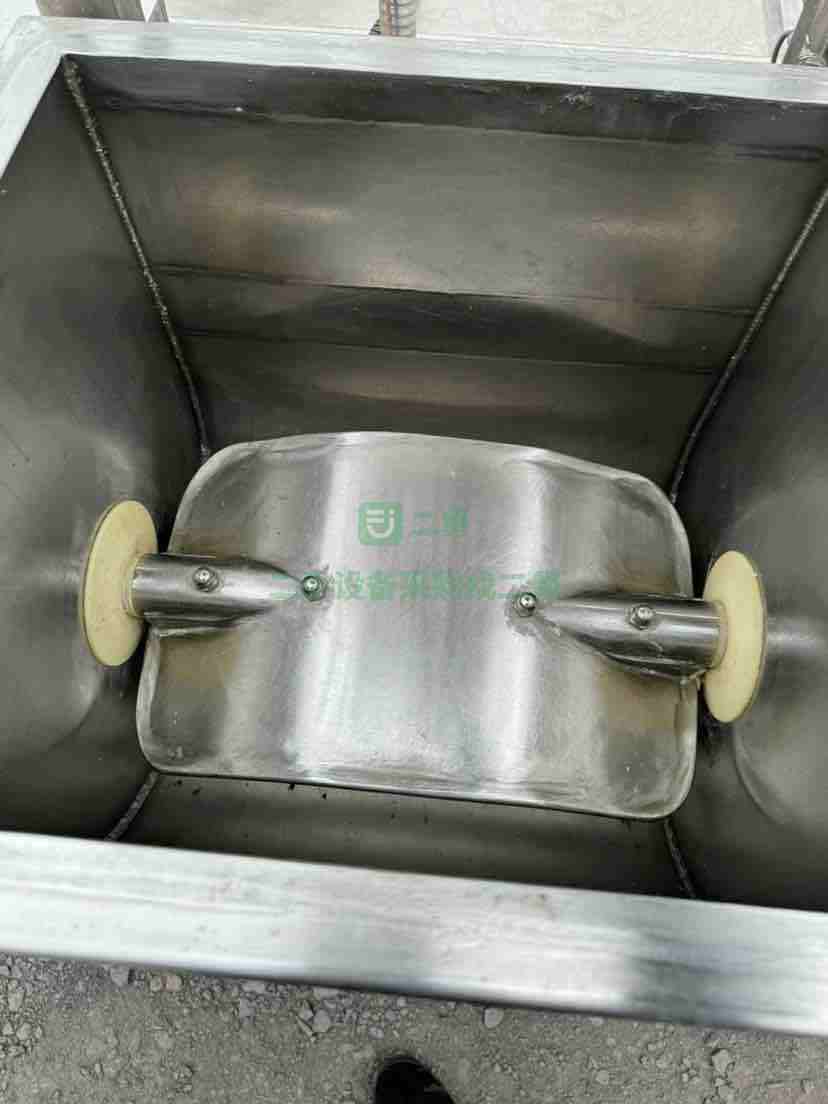 出售二手真空和面機(jī)