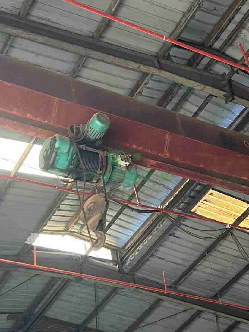 由于廠房要拆遷，急售行車一臺，價格可議